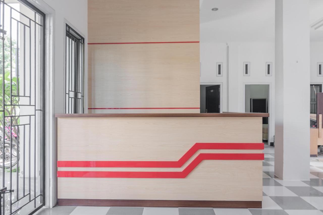 Hotel Reddoorz Near Sultan Thaha Airport Jambi Extérieur photo